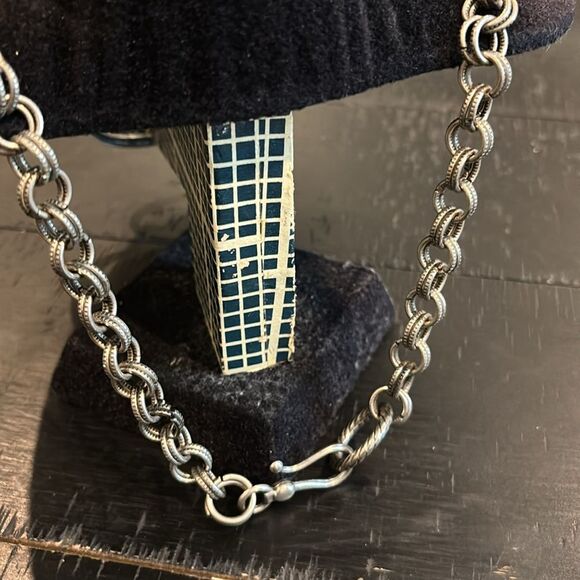 Green Key Long Chunky Distressed Silver Chain Statement Necklace - Picture 3 of 8